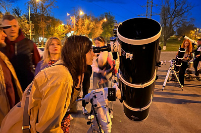 Самарцев приглашают посмотреть на Луну и звезды, увеличенные до 700 раз