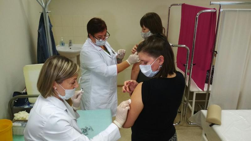 Артисты Самарского театра оперы балета сделали прививки от гриппа