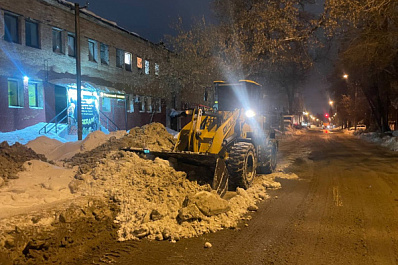 С улиц Самары эвакуируют машины, мешающие уборке снега