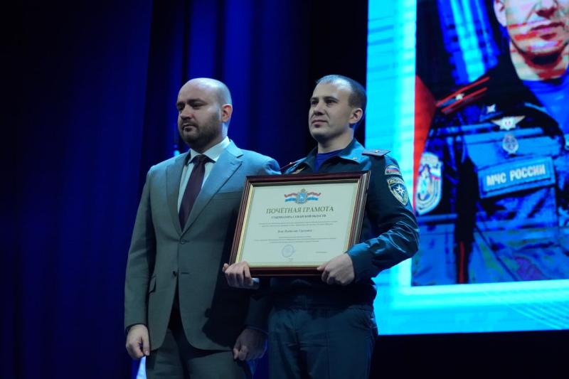 В Самаре Вячеслав Федорищев вручил награды ко Дню спасателя