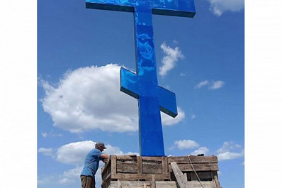 Знаменитый Ермаковский крест в Ставропольском районе вернули на место после реставрации 