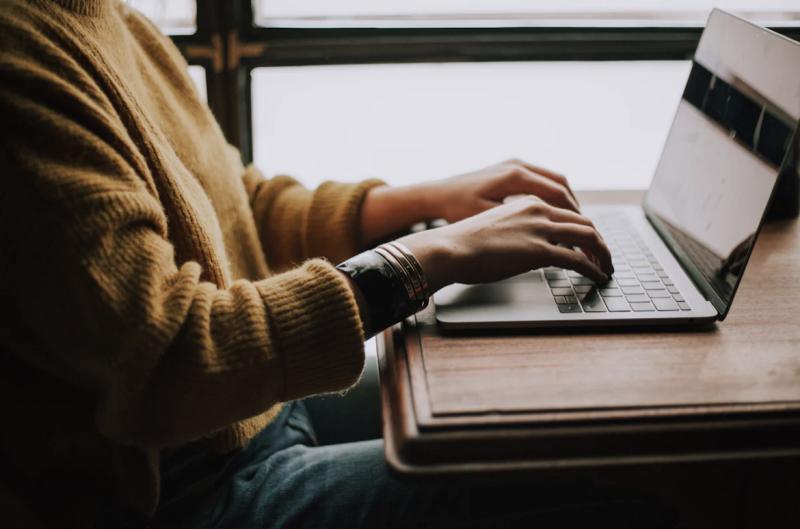 Поддельные сайты и распродажи: какие "праздничные" уловки могут быть 8 Марта