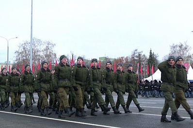 Сегодня на площади Куйбышева прошла генеральная репетиция Парада Памяти
