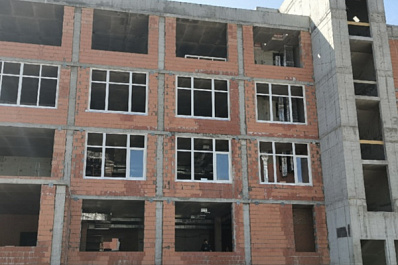 В Тольятти началось остекление окон в здании будущей школы на 1600 мест