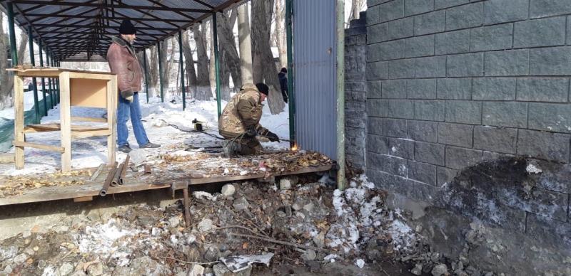 В Самаре начали снос кафе у памятника погибшим военным шоферам