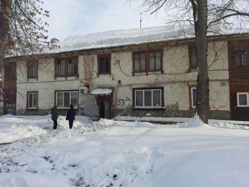 После жесткого разговора губернатора с УК компания принялась за расчистку придомовой территории