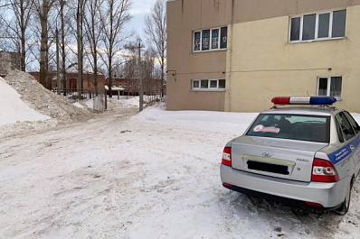 В Тольятти автобус с детьми попал в западню