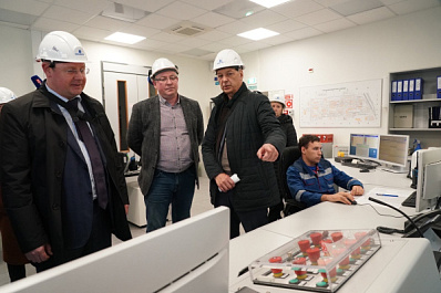 Российские сенаторы посетили химический гигант "КуйбышевАзот" в Самарской области