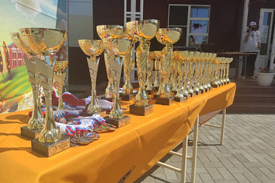 В Кинель-Черкасском районе прошла юбилейная легкоатлетическая эстафета имени Евгения Дерягина