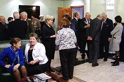 Глава региона Дмитрий Азаров встретился с Героями Отечества