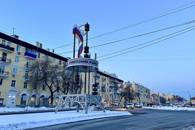 В Советском районе Самары на ребенка упала наледь с козырька дома