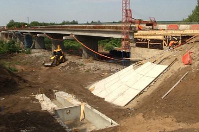 В Кинель-Черкассах приводят в порядок главную транспортную артерию