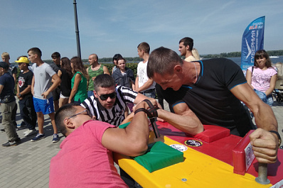 В Самаре пройдет турнир по армрестлингу на призы ТРК "ГУБЕРНИЯ"