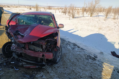 В Самарской области женщина выехала на встречку и влетела в джип