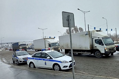 Полицейские Самары проверили большегрузы на дорогах областного центра