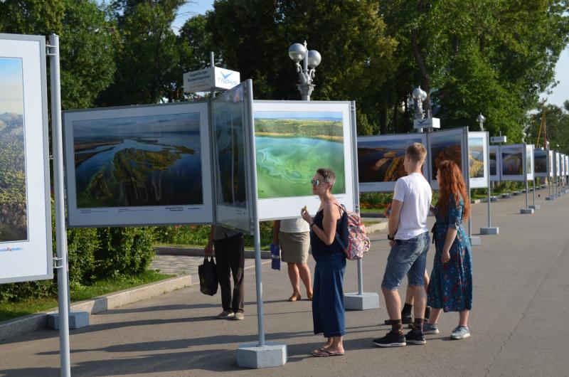 На новом месте: ТРК "ГУБЕРНИЯ" открыла фотовыставку на набережной Волги
