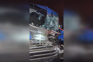 Страшное ДТП под Тольятти: водителя грузовика зажало в кабине