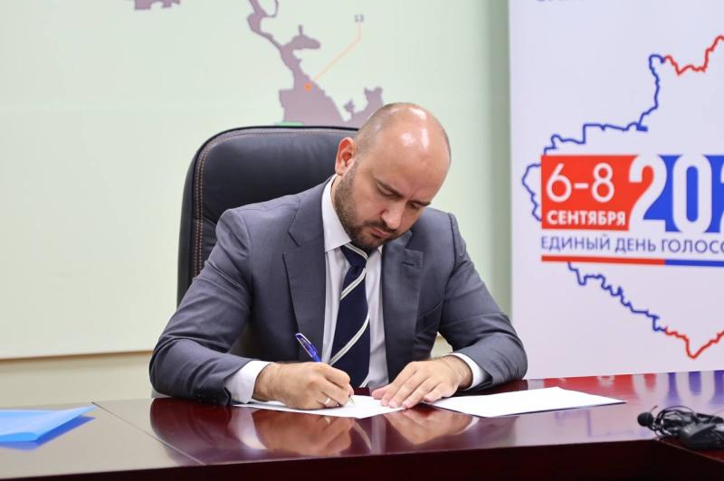 Вячеслав Федорищев подал документы в Избирком Самарской области для участия в выборах губернатора