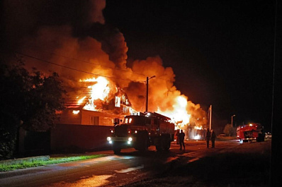 В Самарской области 3 сентября вспыхнули два соседних частных дома