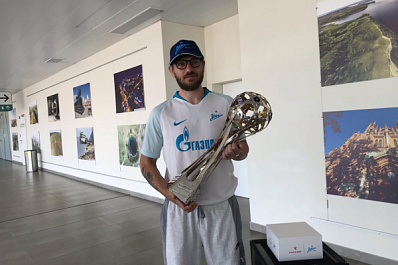 "Мы рады вернуться": футболисты "Зенита" привезли в Самару кубок РПЛ