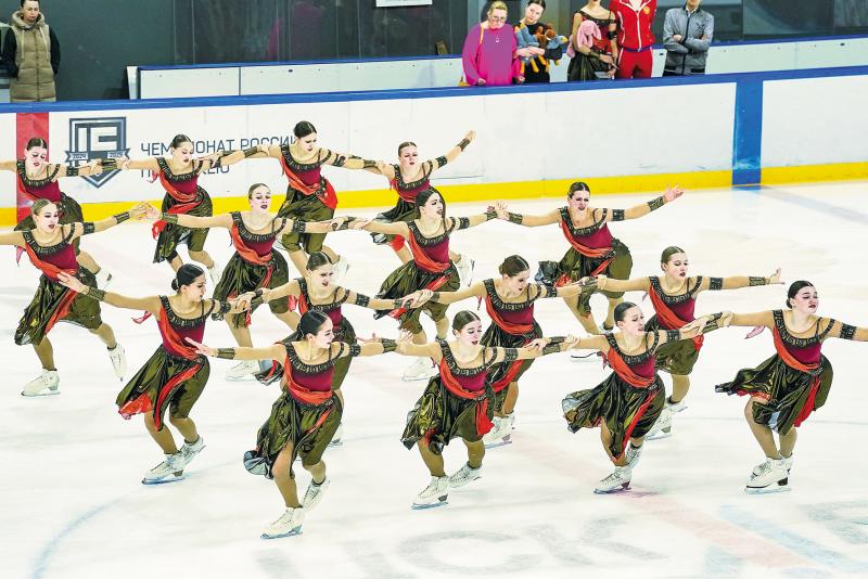Яркие программы: в самарском Дворце спорта имени Высоцкого прошли три турнира по синхронному фигурному катанию на коньках