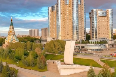 Если бы здания были людьми: нейрохудожник Мельников оживил самарские постройки