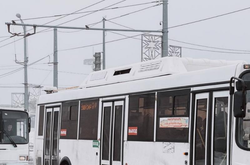 В Тольятти из-за скопления талых вод изменили схему движения нескольких маршрутов общественного транспорта