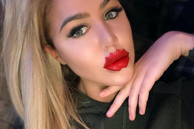 Самарская участница "Дома-2" сделала губы дьявола