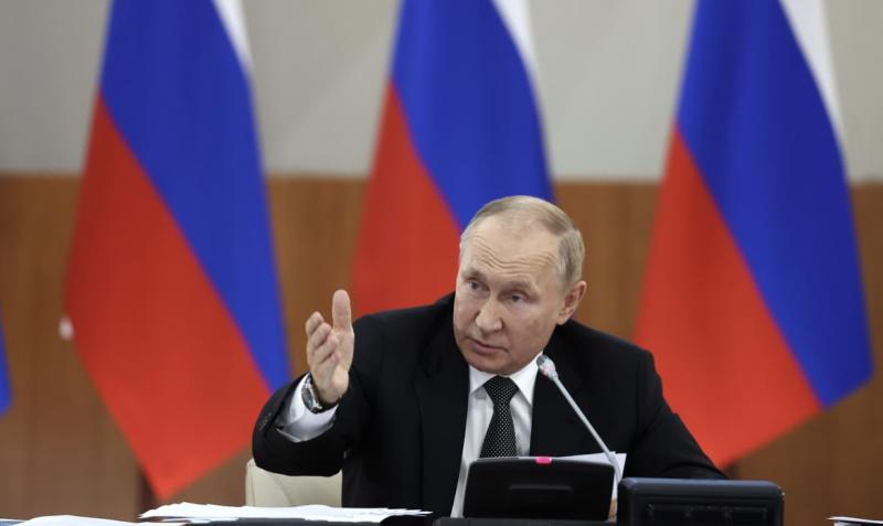 Президент призвал дать возможность путешествовать россиянам с разными доходами