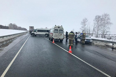 Двое полицейских пострадали в результате ДТП в Сергиевском районе