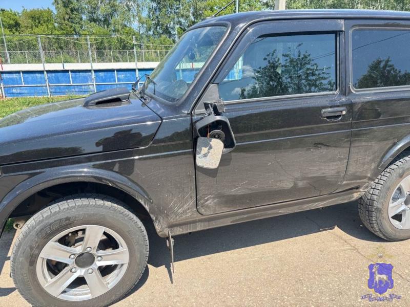 В Самарской области двое детей на электросамокате врезались в легковушку