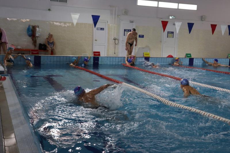 Плавали, стреляли, метали дротики и отжимались: в Самаре прошел областной фестиваль ГТО для атлетов старше 60 лет