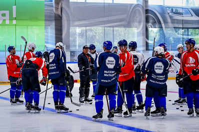 Хоккеисты "Ладьи" проведут контрольные матчи в Тольятти и Уфе