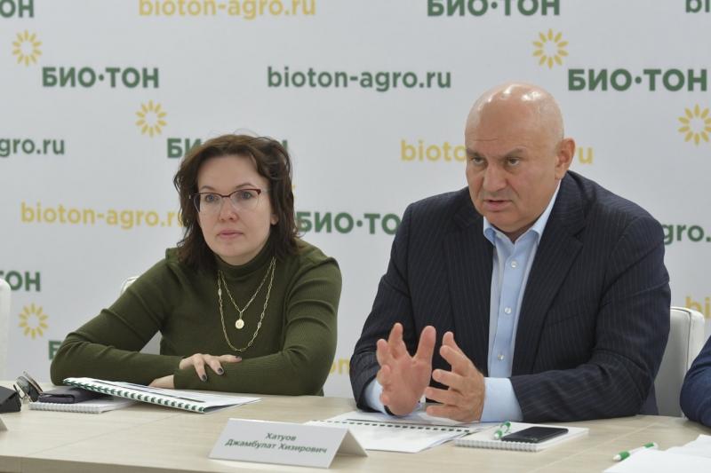 Первый замминистра сельского хозяйства РФ ознакомился с работой крупнейшего производителя подсолнечника