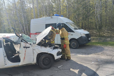 Погиб пассажир: в Самарской области на трассе перевернулась "Гранта"