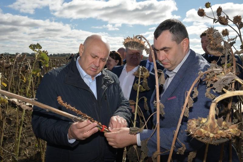 Первый замминистра сельского хозяйства РФ ознакомился с работой крупнейшего производителя подсолнечника