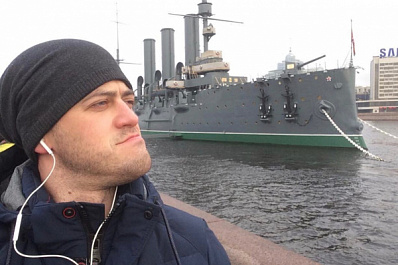 "Бабушку надо поберечь": шоумен Александр Волохов запустил флешмоб с призывом помочь пожилым родственникам