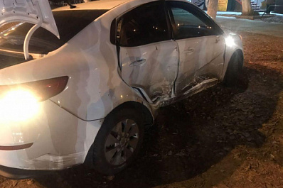 В Самаре мужчина без прав на иномарке устроил ДТП