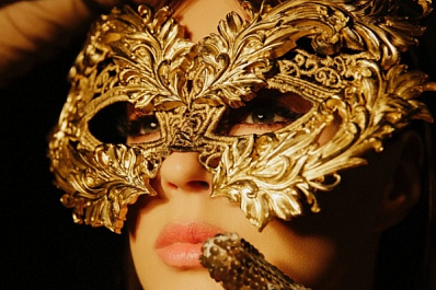 Ведущая программы "Утро губернии" записала новогоднюю песню