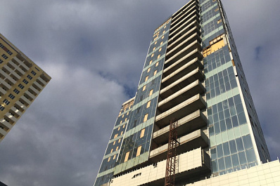 Дмитрий Азаров осмотрел строительство здания Шестого кассационного суда