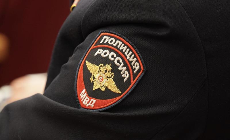 Грозил пистолетом: мужчины после конфликта с продавцом угнали его автомобиль