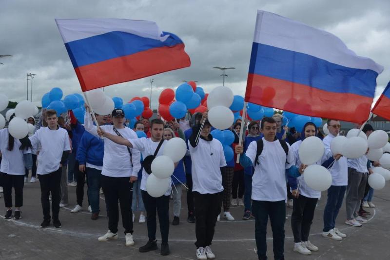 "Единая Россия" внесла законопроект о наделении гражданских лиц, привлеченных к выполнению задач СВО, статусом ветеранов боевых действий