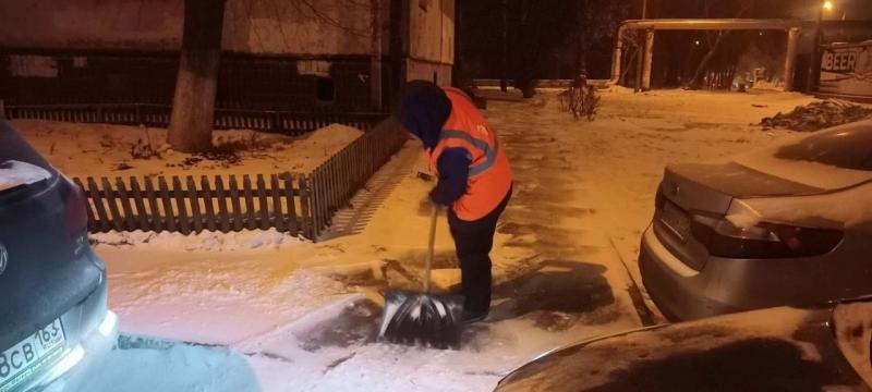В Самаре в дневную смену службы благоустройства привлекут к уборке последствий снегопада порядка 3,5 тыс. человек