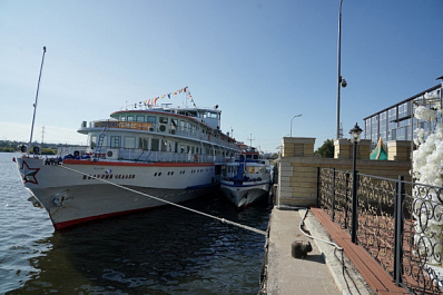 В Сызрань впервые за десятилетие прибыл теплоход с туристами