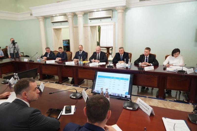 Вячеслав Федорищев рассказал о главных темах, которые обсудили во время заседания в Правительстве региона
