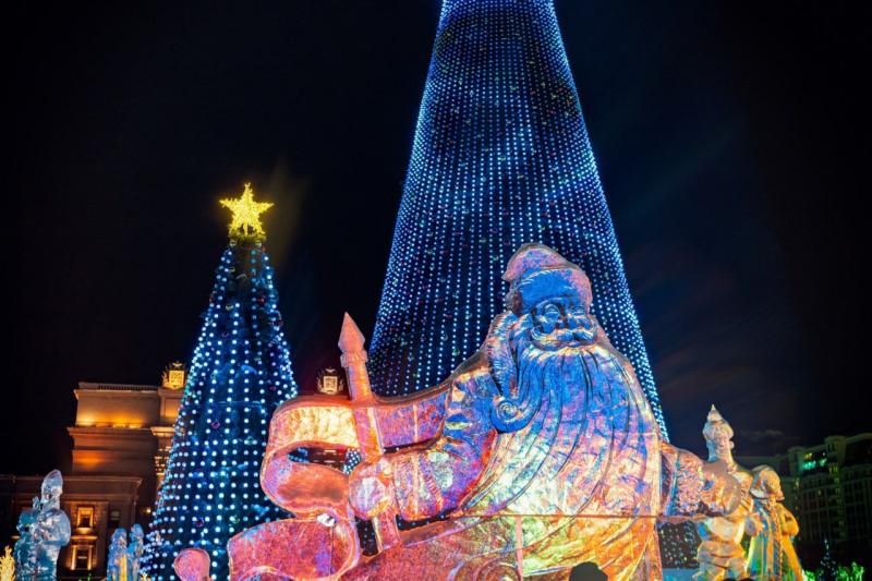 Мандарины, елка и гирлянды: на празднование Нового года россияне хотят потратить около 14 тысяч рублей