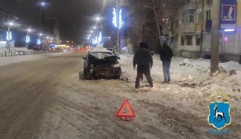 Проехала на красный: в Самаре на Московском шоссе столкнулись две иномарки