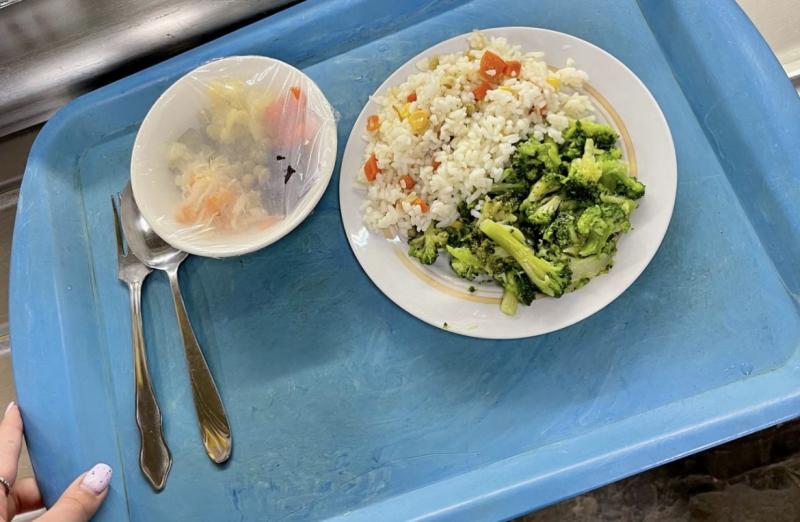 Овощные закуски и супы: как питаются самарские ученики в школах