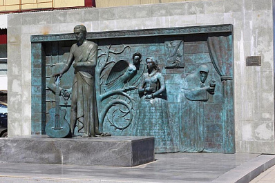 Территорию у памятника Владимиру Высоцкому рядом с новым Дворцом спорта в Самаре благоустроят