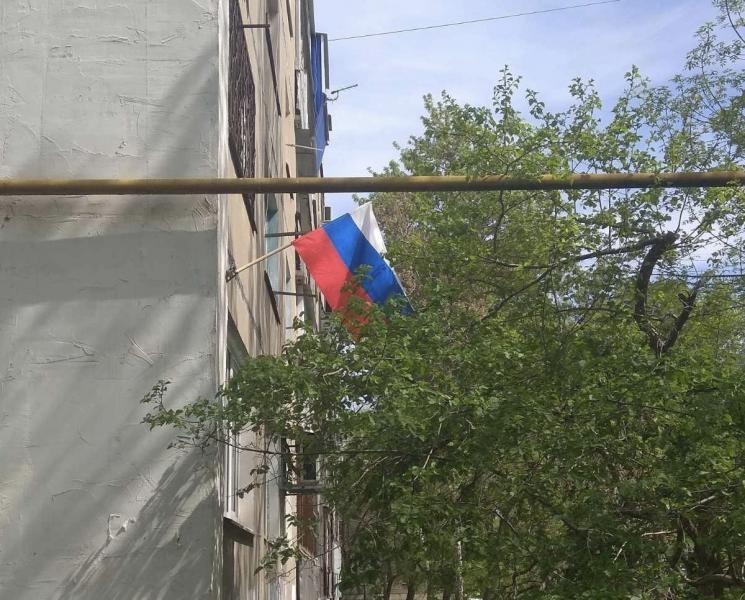 Жители Самары присоединились к акциям "Окна Победы" и "Флаги Победы" 